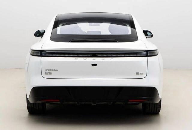 純電續(xù)航205km，油耗不到5L，星紀(jì)元ES增程版或?qū)?2月內(nèi)上市-有駕