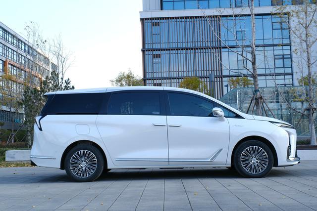 別克GL8陸尊PHEV，奢華之旅，由此開啟-有駕