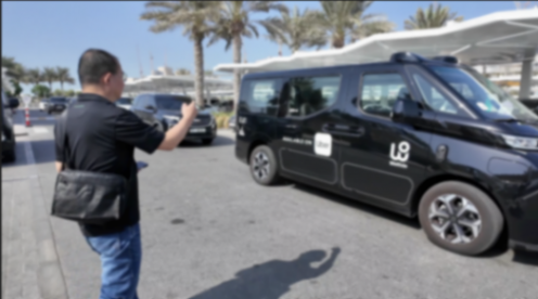 中東實(shí)測(cè)翻車(chē),Robotaxi還是有點(diǎn)傻?